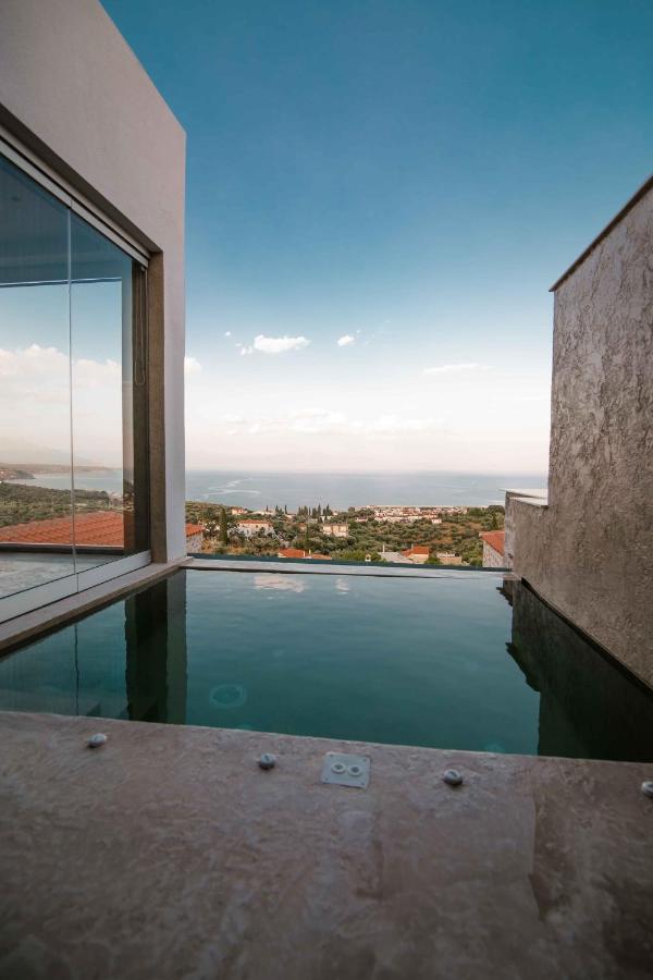 Mani Luxury Suites And Studios In Gytheio With Private Pools Zewnętrze zdjęcie