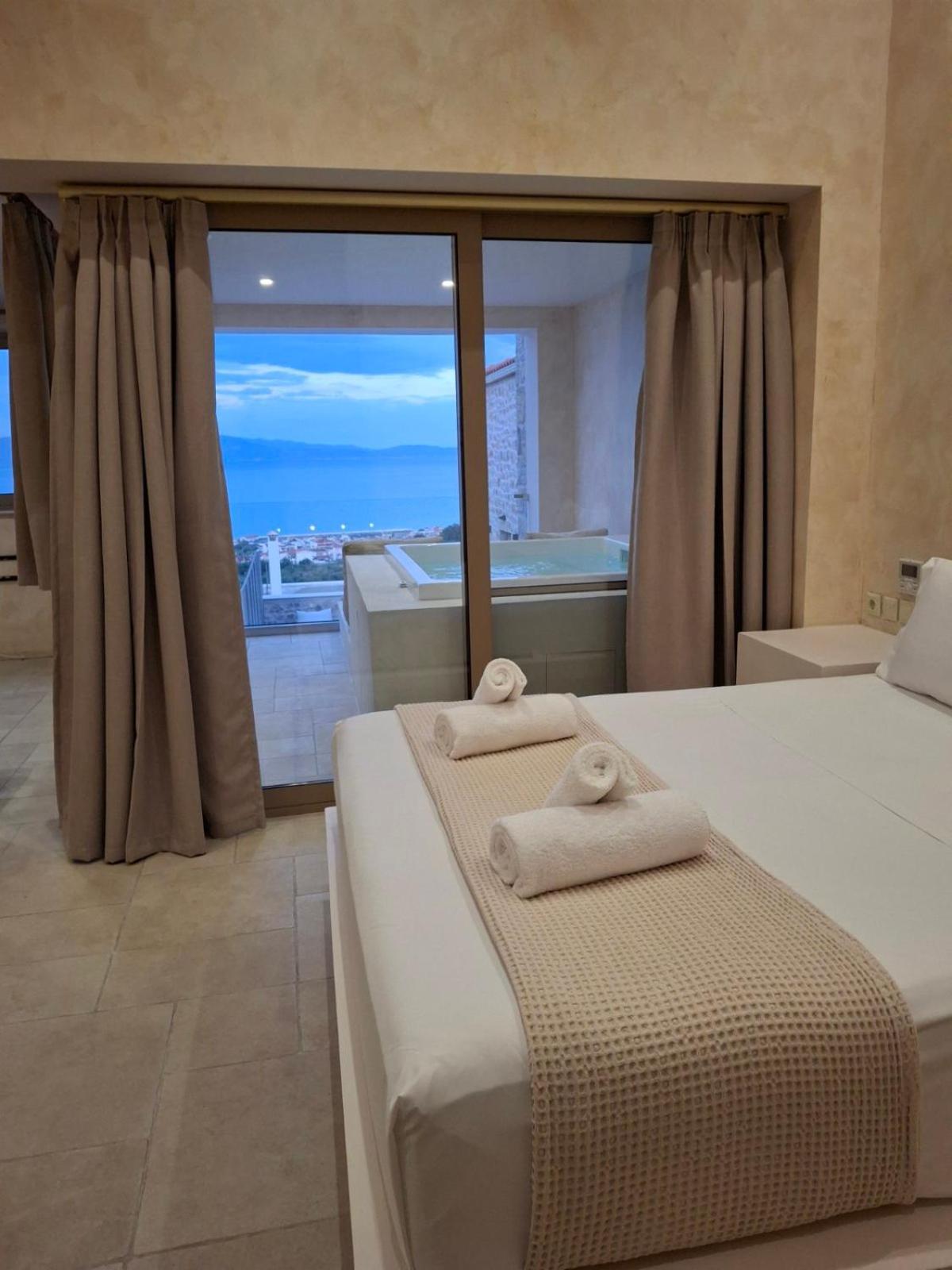 Mani Luxury Suites And Studios In Gytheio With Private Pools Zewnętrze zdjęcie