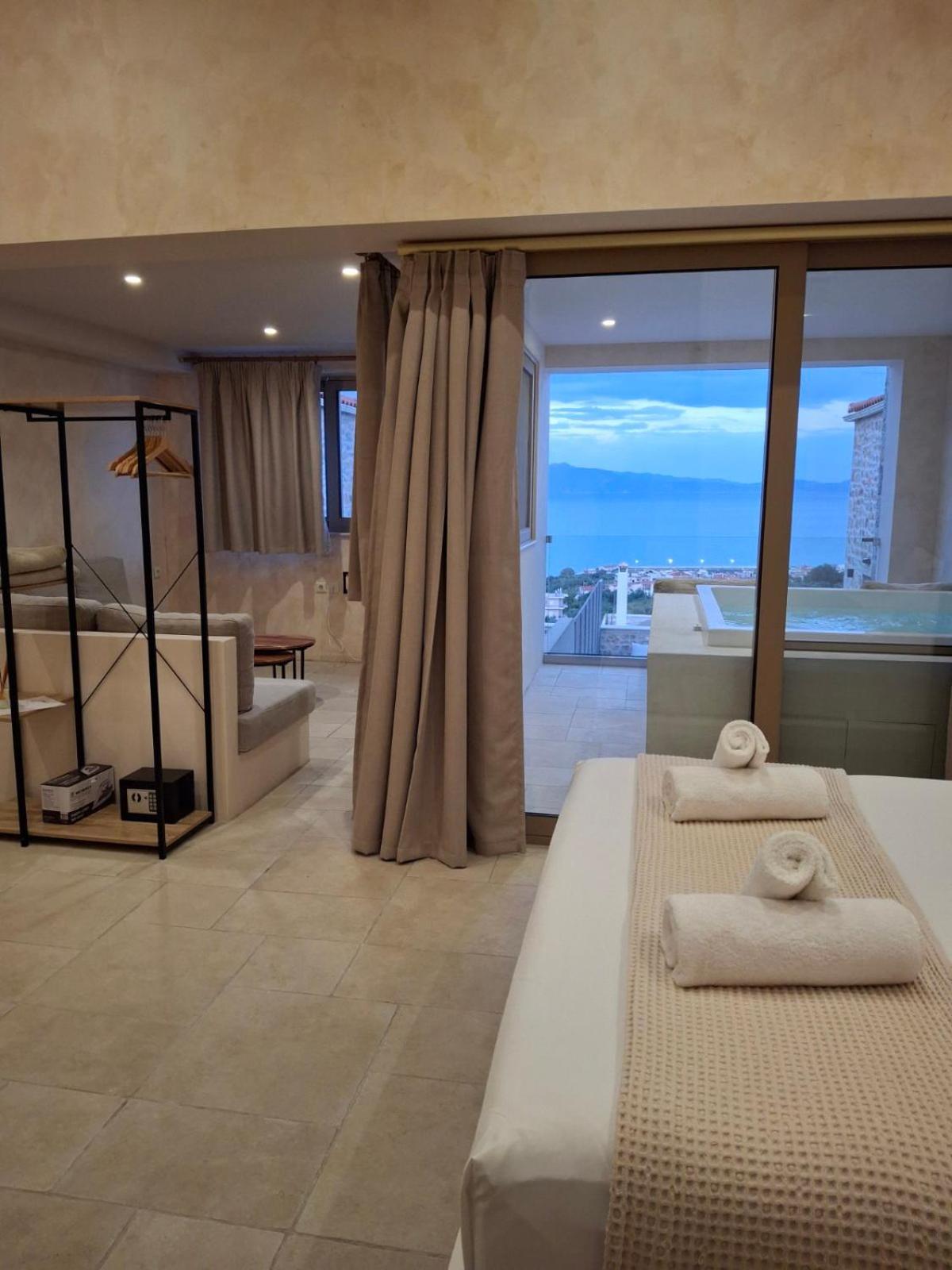Mani Luxury Suites And Studios In Gytheio With Private Pools Zewnętrze zdjęcie