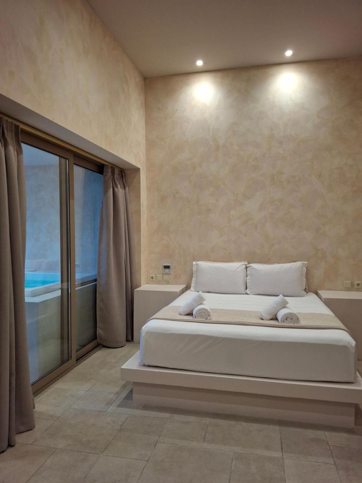 Mani Luxury Suites And Studios In Gytheio With Private Pools Zewnętrze zdjęcie